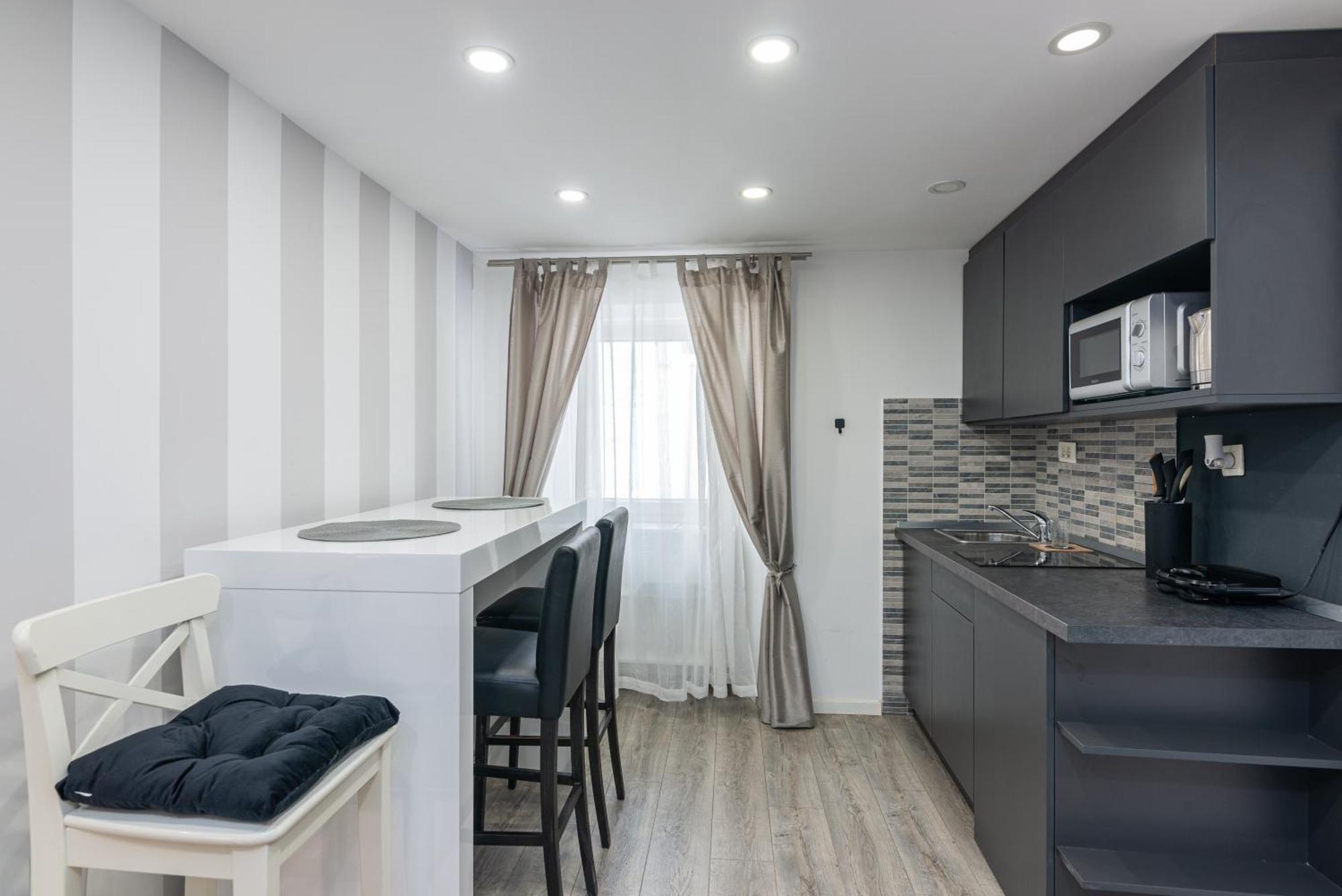 Small, Sweet & Cosy Apartments Rijeka Ngoại thất bức ảnh